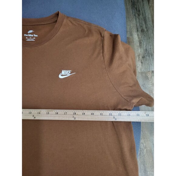 THE NIKE TEE Men's SZ XXL Brown Short Sleeve Shirt Athleisure Athletic - Picture 4 of 8